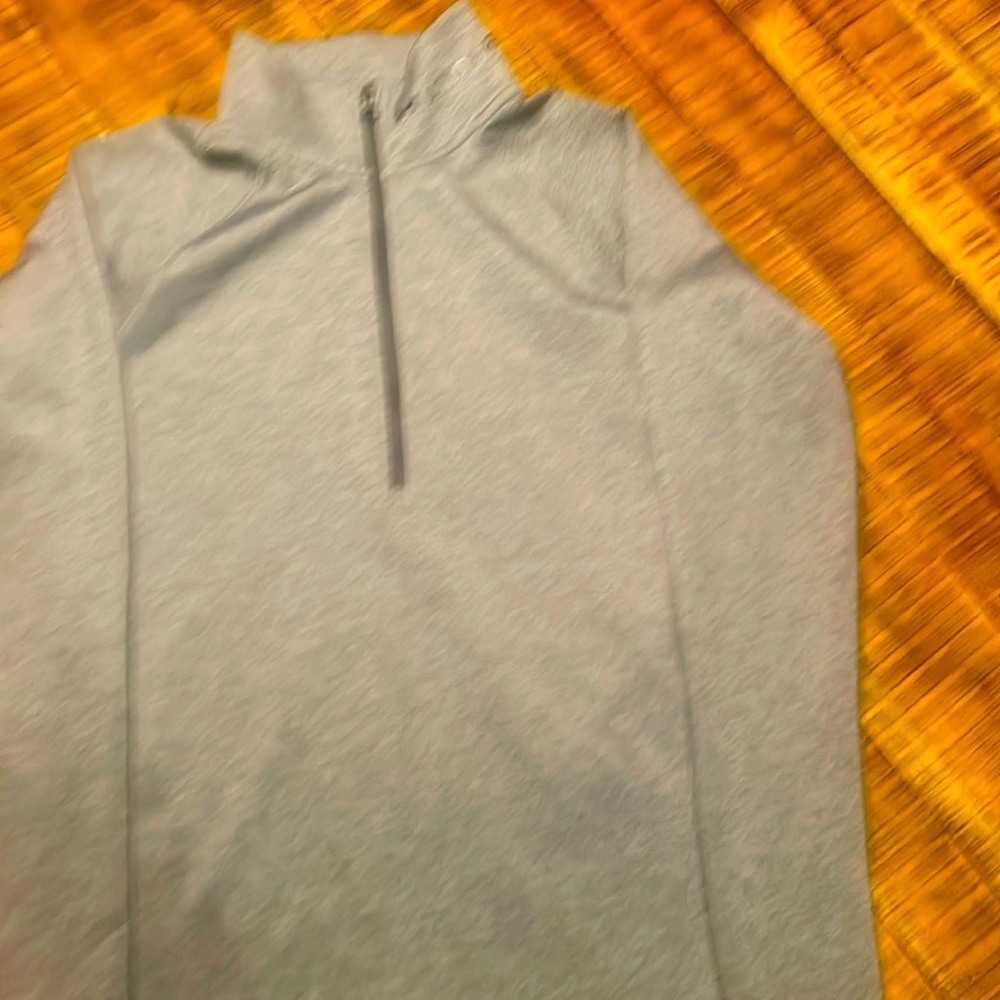Under Armour Women’s Large Cold gear Quarter Zip